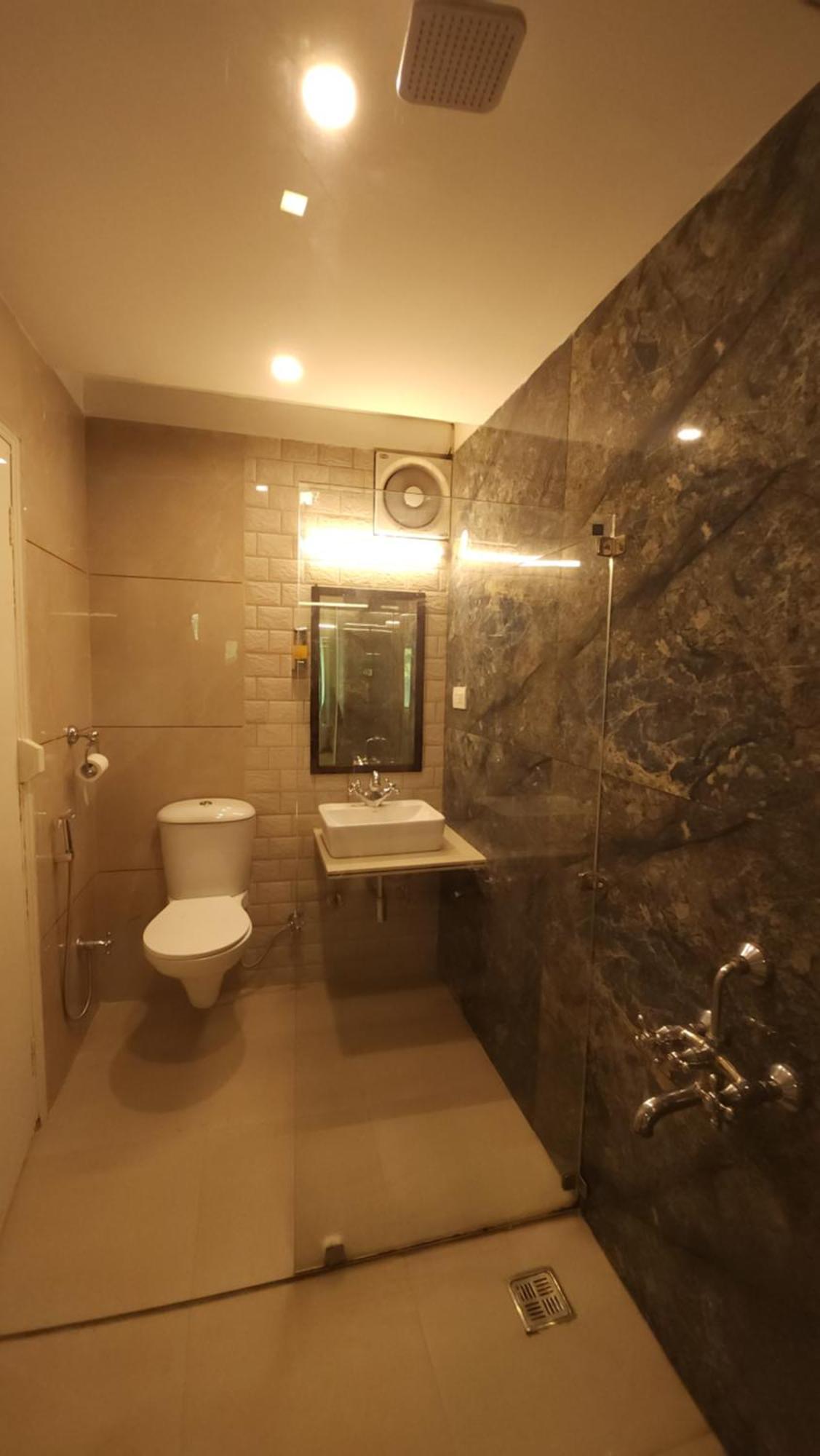 Hotel Vrs Inns Chandigarh Exterior photo