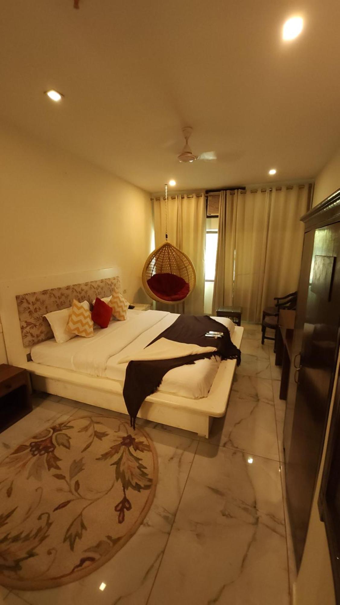 Hotel Vrs Inns Chandigarh Exterior photo