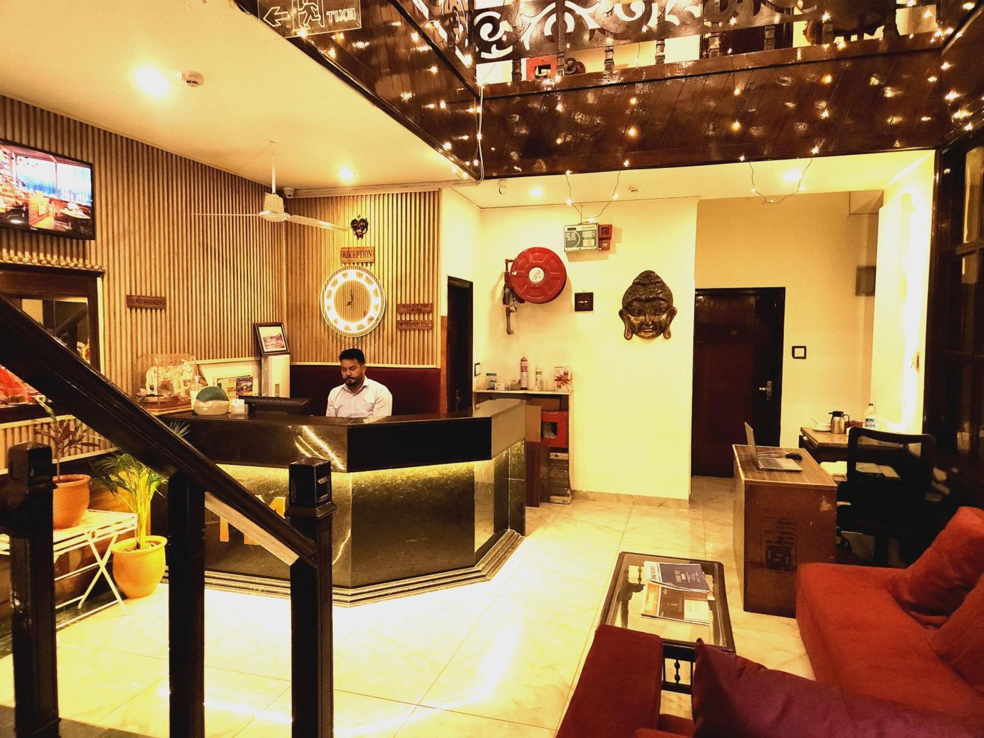Hotel Vrs Inns Chandigarh Exterior photo